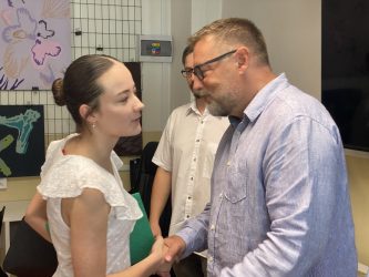 2025-odovzdavanie-maturitnych-vysvedceni-4.g-010