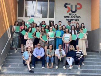 2025-odovzdavanie-maturitnych-vysvedceni-4.g-049