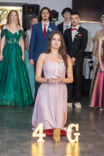 2025-stuzkova-4g-135