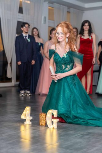 2025-stuzkova-4g-140